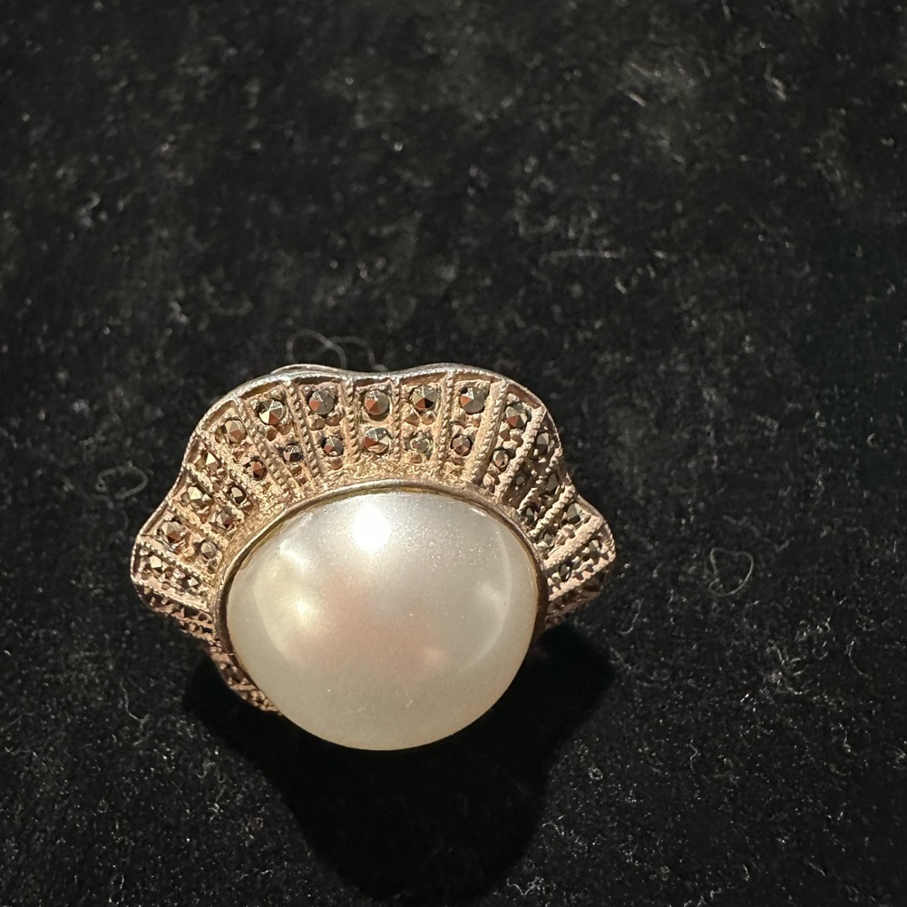 Ring - Picture 4 of 6